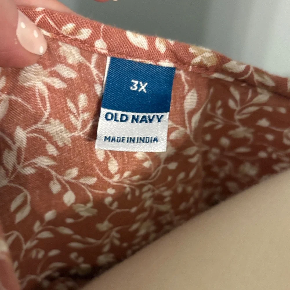 Old Navy Dusty Rose Floral Ruffled Sleeveless top 3X - Picture 2 of 6